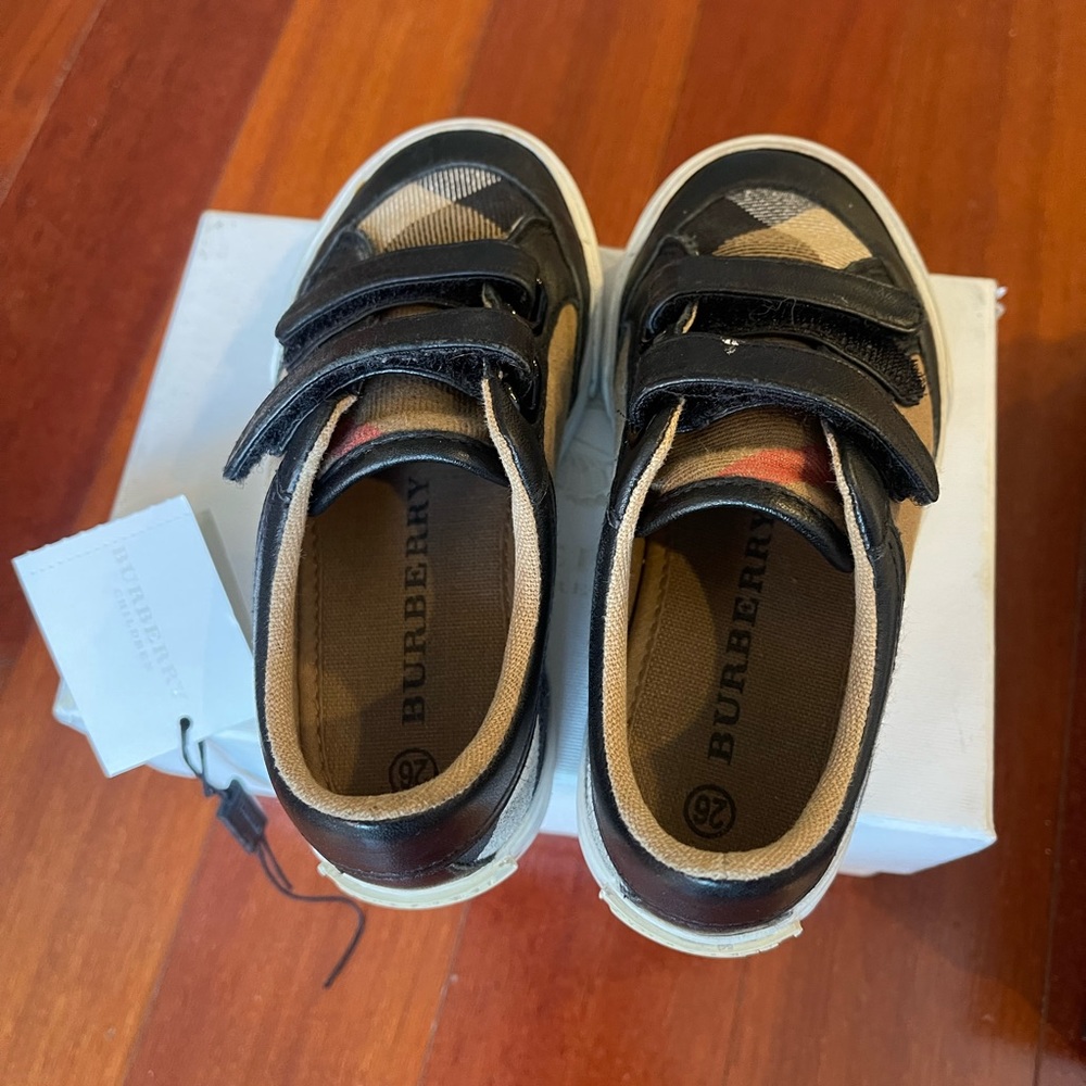 Used Kids Burberry shoes size 26